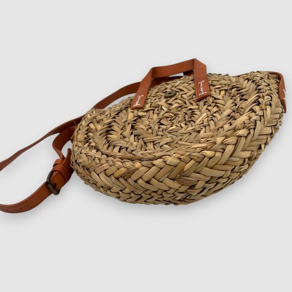 Round Woven Straw Crossbody Bag with Leather Accents - Picture 4 of 5